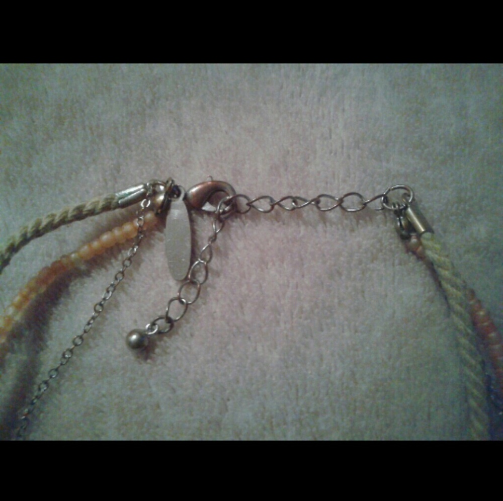 Shell Layered Necklace - Picture 4 of 4
